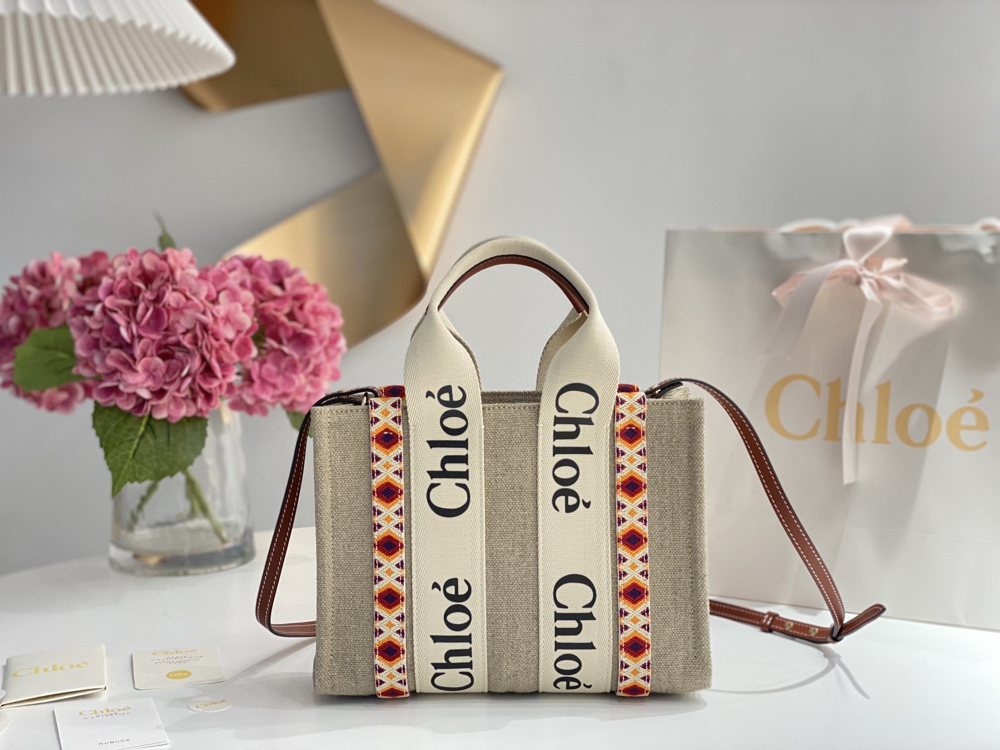 Chloe Small Woody Tote Bag In Linen